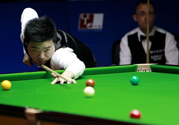 体对抗激烈 体对抗激烈